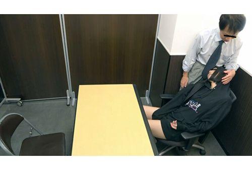 GNS-125 A Girl Who Came To A Tokoyoko Consultation Center Was Tricked Into Having Sex Without Her Consent And Making A Face Like That Screenshot 9