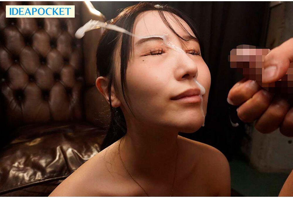 IPZZ-838 Stunning Beauty And A Middle-aged Man Engage In A Lewd, Intense French Kiss, Their Tongues And Saliva Intertwining, While Thick Semen Is Continuously Ejaculated Onto Her National Treasure-level Beautiful Face. - Mai Fujisaki Screenshot 6