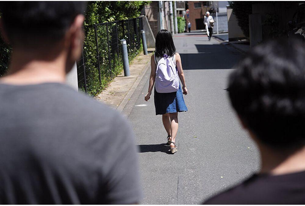 TUE-160 In Broad Daylight, A Young Girl Is Followed And Forced To Have Sex And Get Creampied. Screenshot 14
