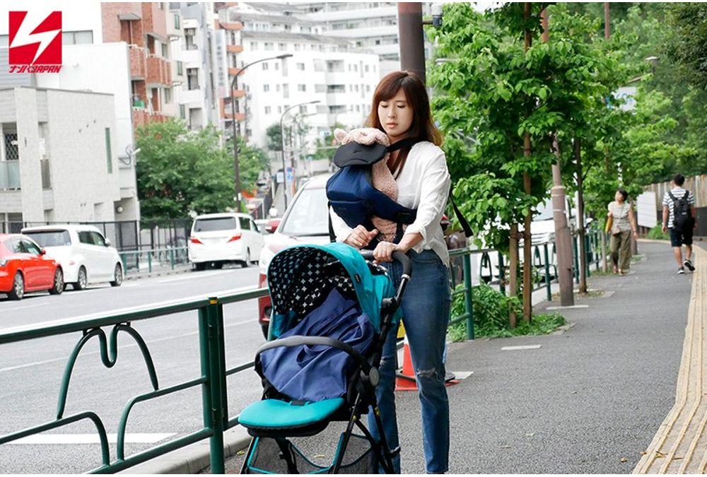 NNPJ-365 Child-rearing Moms Only! Picking Up A Sexless Young Wife Who Has Outstanding Sensitivity After Childbirth! I Had Sex For 60 Minutes With My Child! ! Screenshot 9