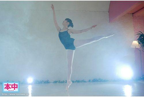 HND-736 Active College Student Ballerina For The First Time In Stock Nonomiya Suzu Screenshot