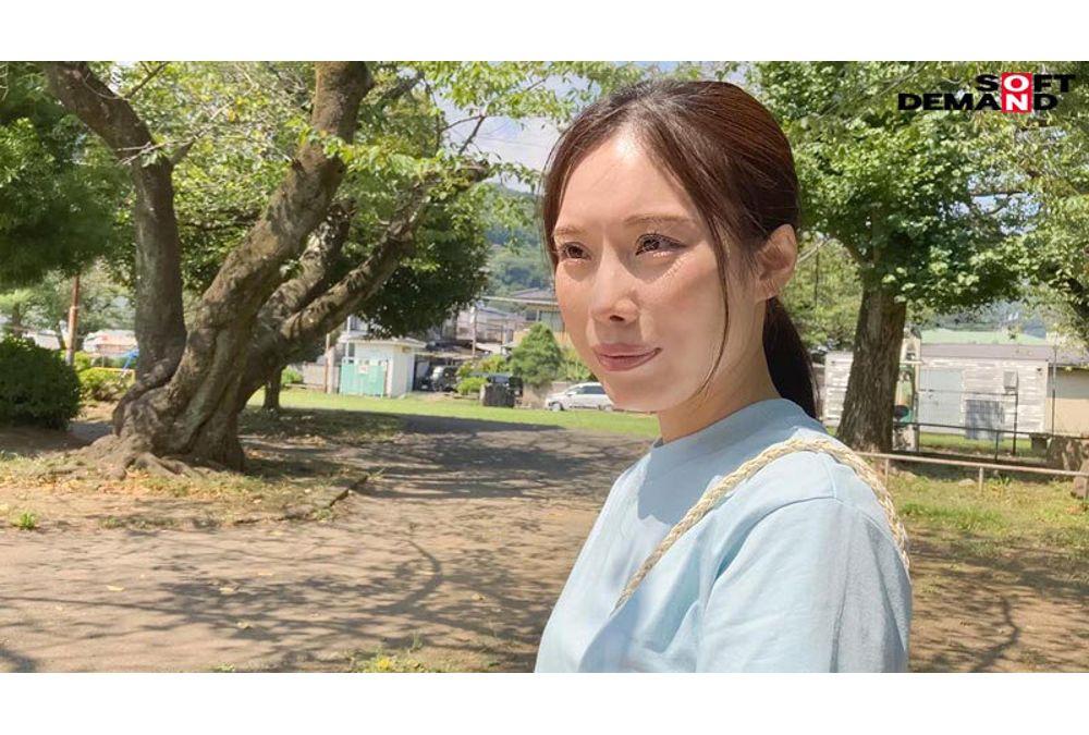 SDNM-536 Her Nipples Are More Sensitive Than Most Others, Proof That She Breastfed Her Son. 18 Years Of Marriage, Living In The Chubu Region, A College Student's Mother, Misato Okui, 42, AV DEBUT Screenshot 10