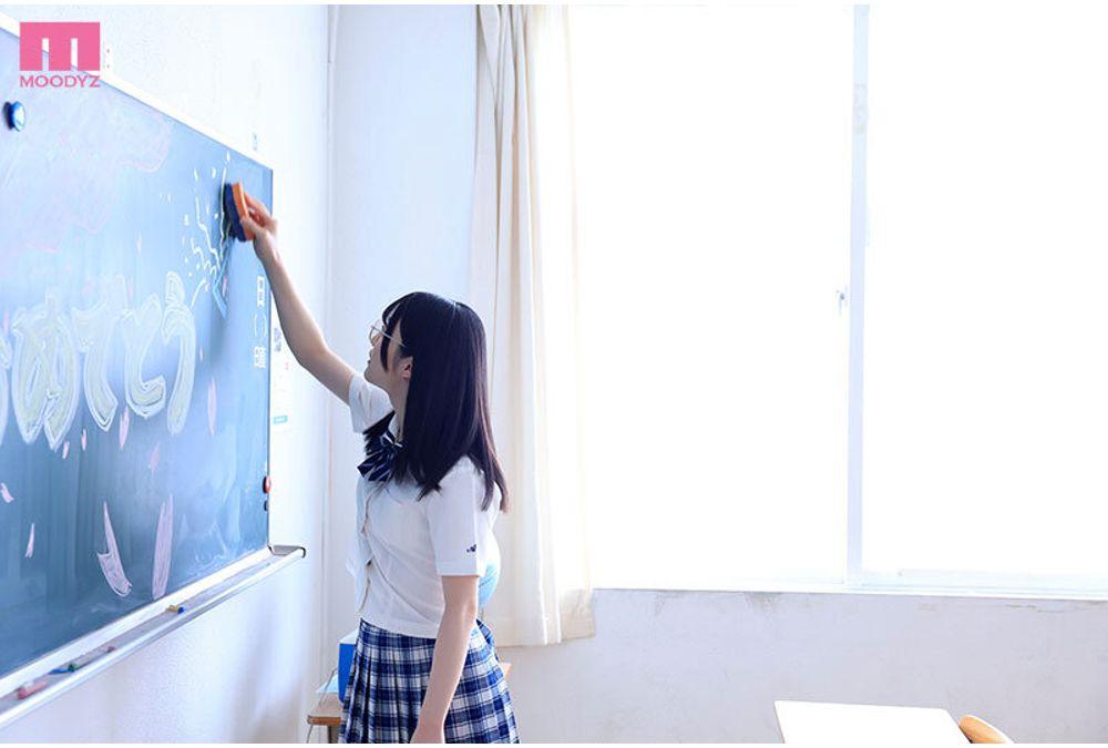 MIDA-684 The Always-lonely, Plain Literary Girl Is Our Convenient Semen Shower Masturbation Pet, Kira Hoshi. Screenshot 8