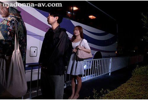 JUR-320 Story About A Brave Wife Who Goes To Her Husband's Waiting Place On The Night Bus And Is Turned Into An Obedient Woman Through Slow Sex And Unauthorized Creampie. Marina Shiraishi Screenshot 8