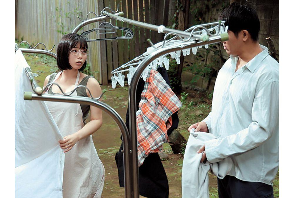 DVAJ-711 I Had A Physical Relationship With The Wife Of My Boarding House, And Even Though I Was On The Verge Of Repeating The Year, I Didn't Attend Classes And Spent All My Time Holed Up In My Dingy Apartment Having Sex. Screenshot 9