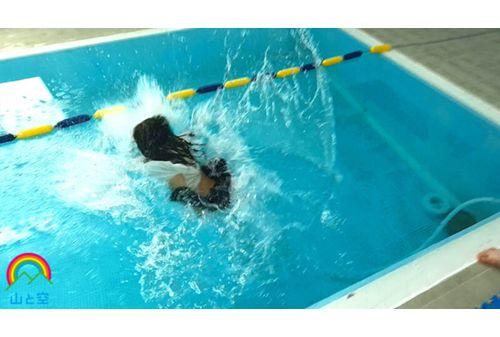 SORA-497 Competitive Swimsuit J-type Brutal Group Water Torture Rape Mai Arisu Screenshot