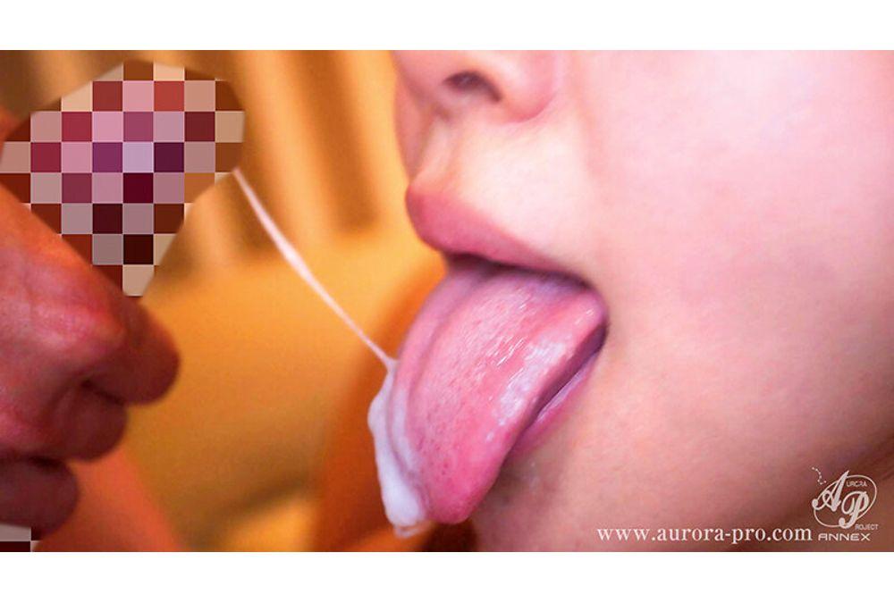 APNS-396 A Married Woman Obsessed With The Desire To Expose Her Pussy... Her Uterus Aches With The Thought Of Someone Seeing Her... Rin Ouka Screenshot 15