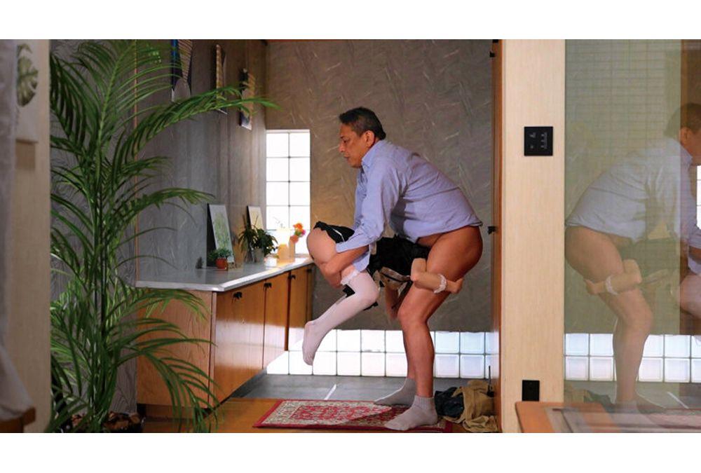 REAL-999 A Maid Dedicated To The Deranged, Sexually Insatiable Father And Son. She Provides Instant Blowjob Service, Gagging And Drooling As Their Filthy Cocks Are Thrust Into Her All Over The House. Hinata Yuna Screenshot 17