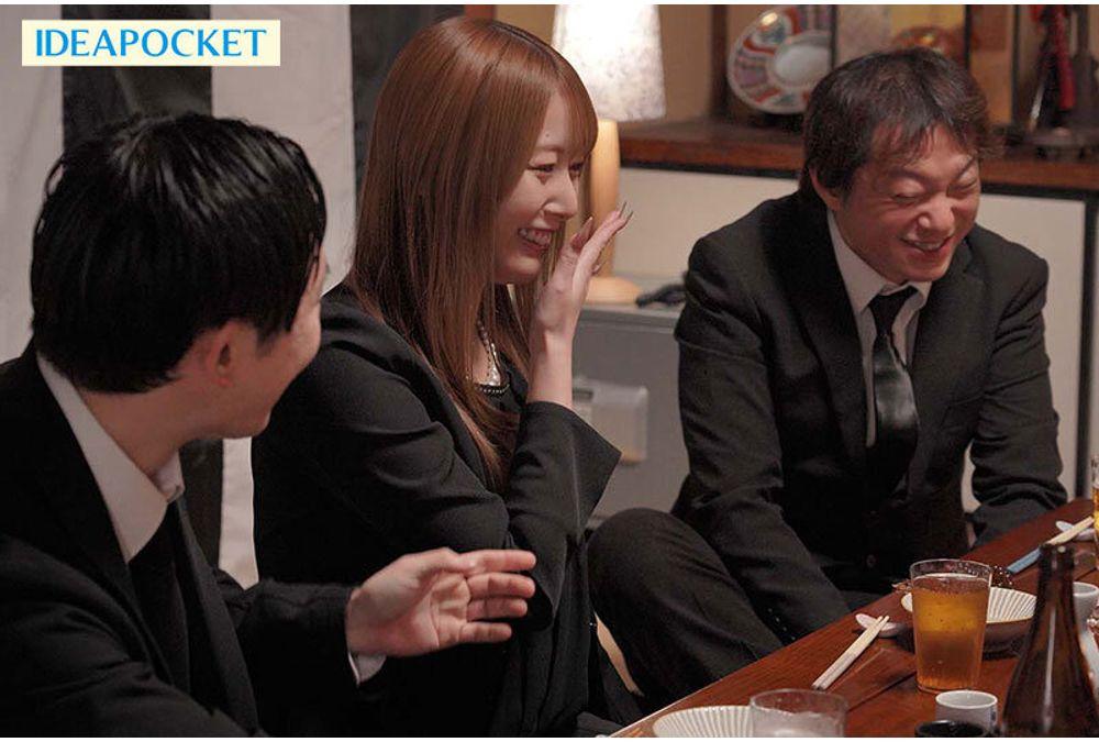 IPZZ-927 At A Memorial Service, Yume Nishimiya, A Blonde, Mourning-dressed Gal, Was Plied With Drinks And Got Drunk By Her Old Classmates, Causing Her Old Slutty Habits To Resurface Despite Being A Married Woman, And She Was Gang-raped And Cummed Inside Repeatedly. Screenshot 11