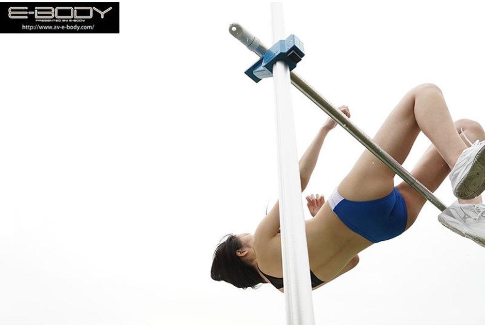EBWH-334 ●● Prefecture High School Track And Field Meet 3rd Place Winner - A Tall, H-cup, Beautiful Body With A Strong Sex Drive, Honed Through High Jump, Makes Her AV Debut As A Female Track And Field Athlete (21) - Yua Shimizu Screenshot 15