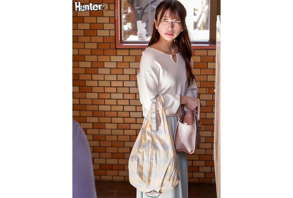 HUNTC-397 "If You're Not Married By The Time You're 30, I'll Marry You." I Still Cherish That Promise I Made With My Childhood Friend When We Were Little. But When I Reunited With My Childhood Friend, She Was Already Married And A Housewife With Children. "I've Been Waiting For You All This Time," She Said With A Sad Smile, And We Had That One Time Together That We Couldn't Have Back Then. Screenshot 13