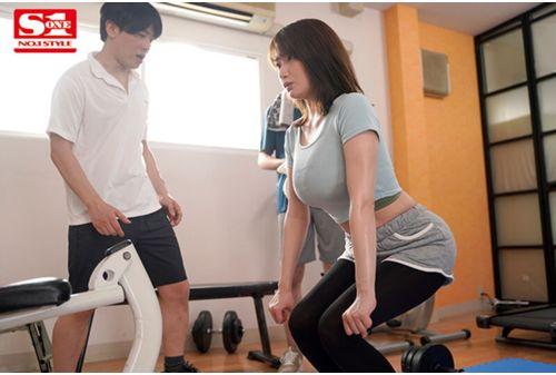 SONE-453 A Busty Girlfriend Who Is Devoted To Her Boyfriend Falls Into An Unexpected Pleasure-filled NTR. Her Beloved Girlfriend, Who She Was Even Engaged To, Seems To Be Being Made To Cum By Her Handsome Gym Trainer With Her Breasts... Mei Washio Screenshot