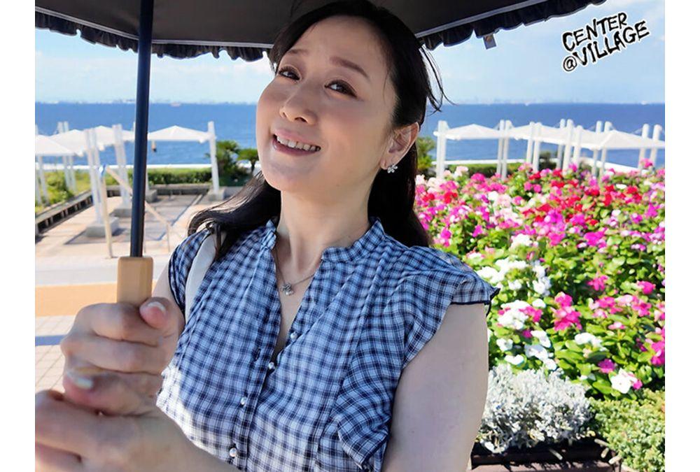 EUUD-71 Yu Kawakami Forgets The World And Reveals Her True Nature In Outdoor Exposure Sex Screenshot 9