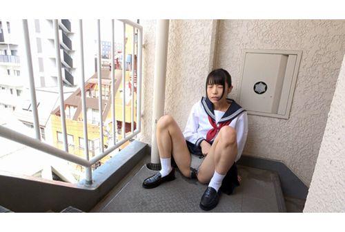 GUN-895 Inappropriate Pretend Peeing Nana Kisaki Screenshot 15
