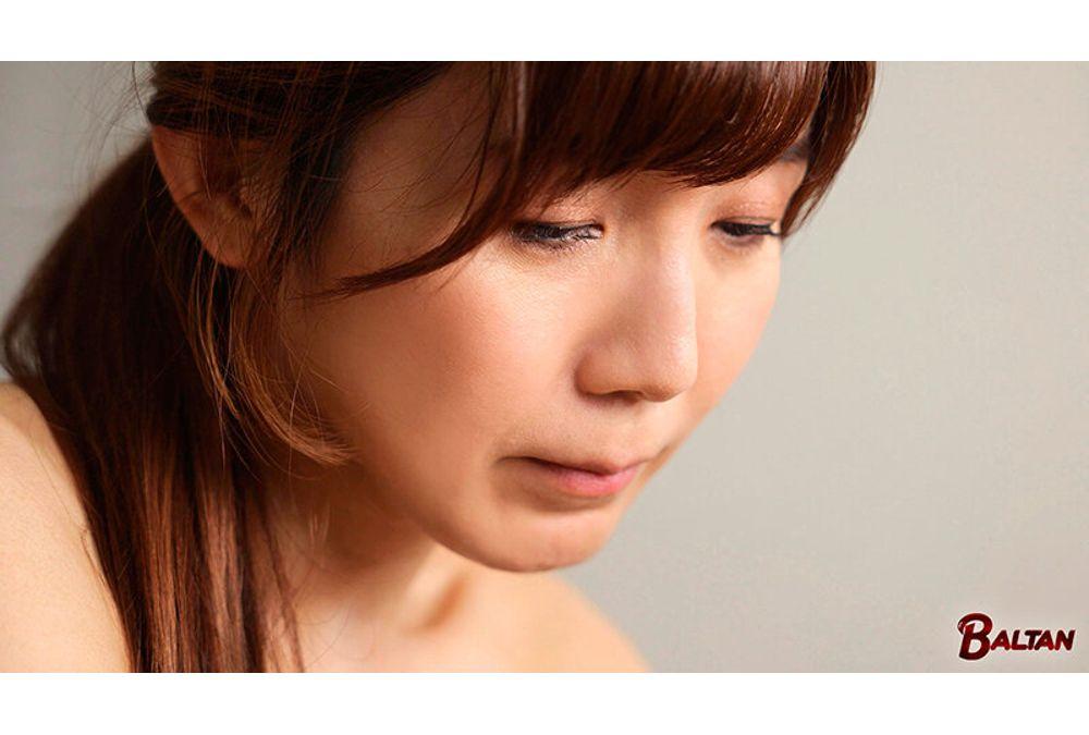 BASJ-039 Slutty Married Woman Miizumi Saki Sucks Semen From A Man She'll Never See Again Screenshot 19