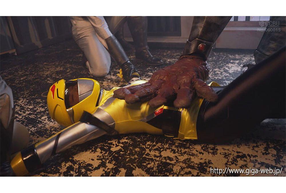 SPSE-92 Heroine Erotic Pinch Omnibus Special Selection Sentai Gobreakers Yellow Breaker Moa Wakatsuki Screenshot 19