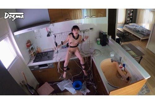 OMHD-001 [* Abuse Strictly Prohibited] Electric Shock Brainwashing Experiment A Confinement Technique That Completely Controls The Mind Of A Girl Using The Electric Experiment Of "Pavlov's Dog Theorem". Kotone Fuyue Screenshot