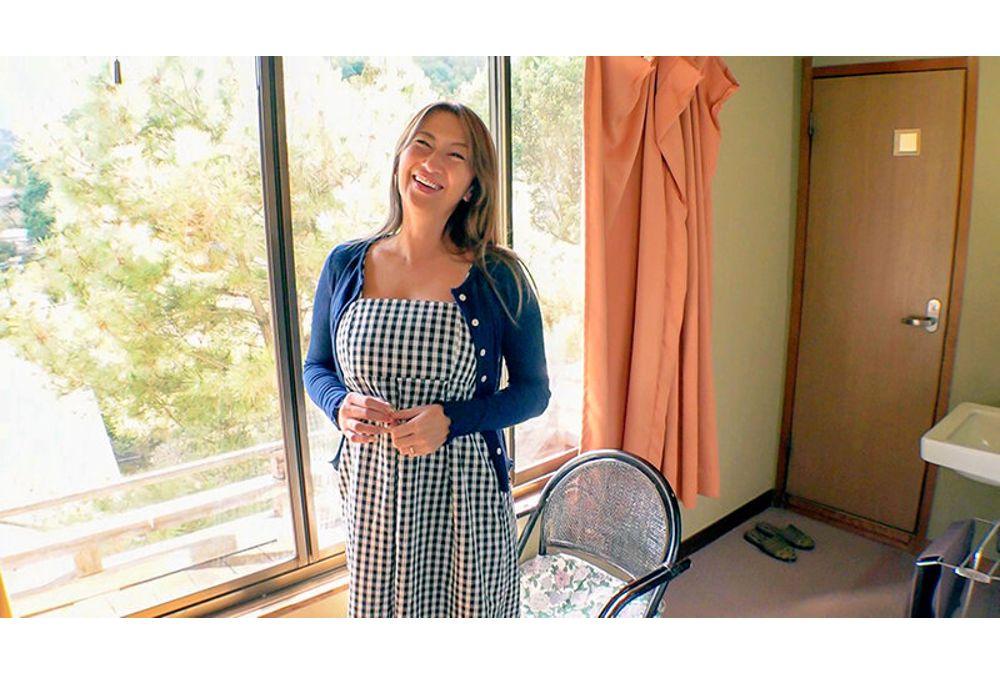 BANK-242 Busty Married Woman On A Hot Spring Date: Mai, 41 Years Old, A Carnivorous Wife With Sexy Tan Lines. Screenshot 18
