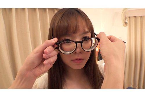DVRT-021 To My Older Sister Who Can't See Anything When She Takes Off Her Bottle-bottomed Glasses... Iori Tsukimi Screenshot
