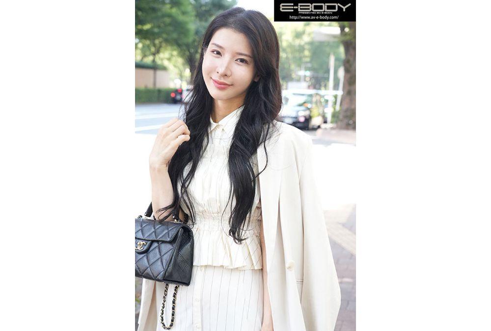 EYAN-210 Returning From Overseas, Asian Model Tsubaki Shinonome Makes Stunning AV Debut With Her Rock-hard Body. Screenshot 8