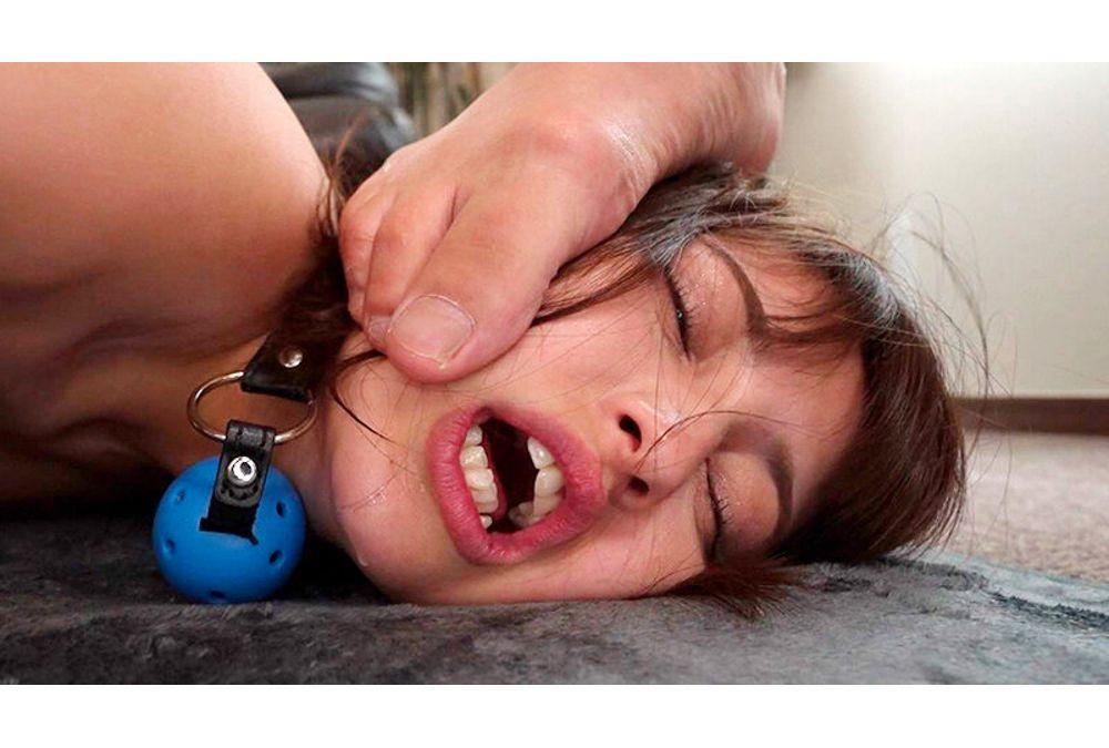 BONY-189 Group Of Brutal Rapists Target A Beautiful Woman Living Alone, Breaking Into Her Home And Forcing Themselves Upon Her. This Is The Most Heinous Version Of Their Confinement And Rape. Screenshot 18