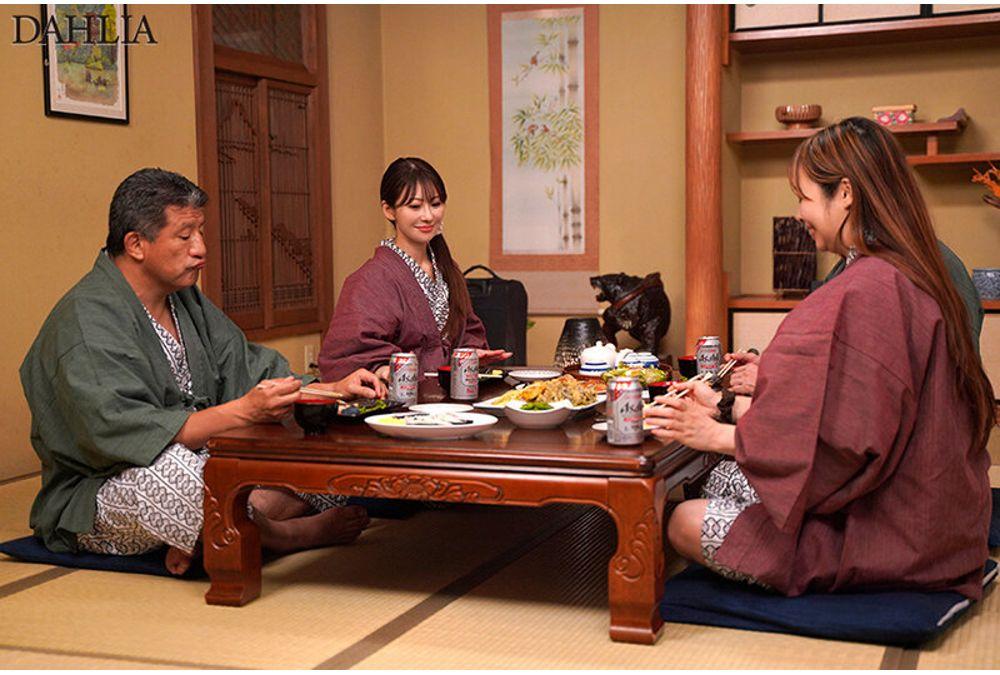 DLDSS-461 Mixed Bathing Hot Spring NTR: I Impregnated My Girlfriend's Mother Just Before We Were Married... Naho Ozawa Screenshot 8