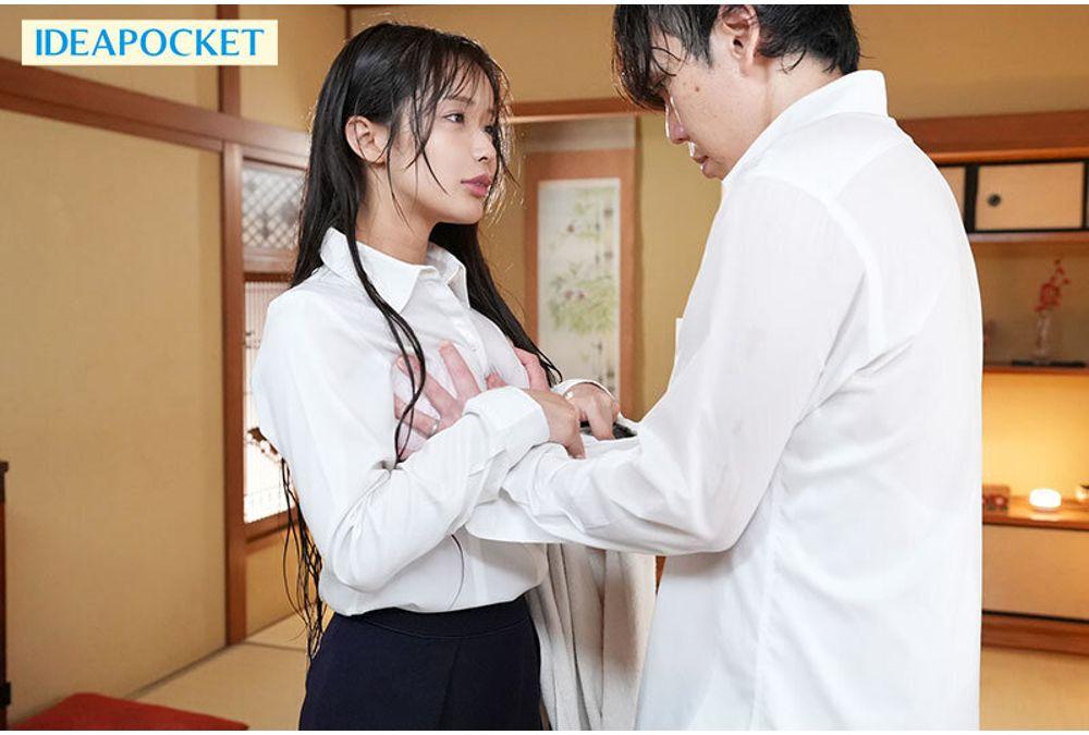 IPZZ-917 Sharing A Room With A Cheerful And Earnest Junior Colleague During A Sudden Downpour... Can You Resist The Temptation Of Her Sweaty, Healthy, And Voluptuous Body? (Nagahama Mitsuri) Screenshot 9