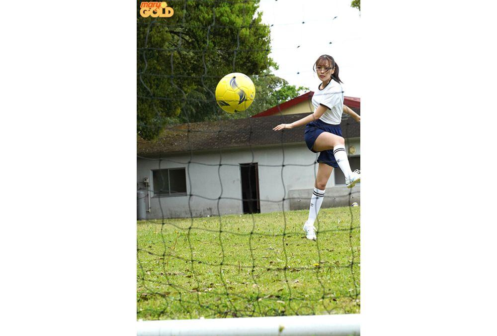 MGOLD-063 From A Powerhouse School That Regularly Participates In The Inter-High School Championships! A Female Soccer Club Member With A Toned Lower Body And Inexhaustible Sexual Appetite Makes Her AV Debut: Sakura Nako Screenshot 8