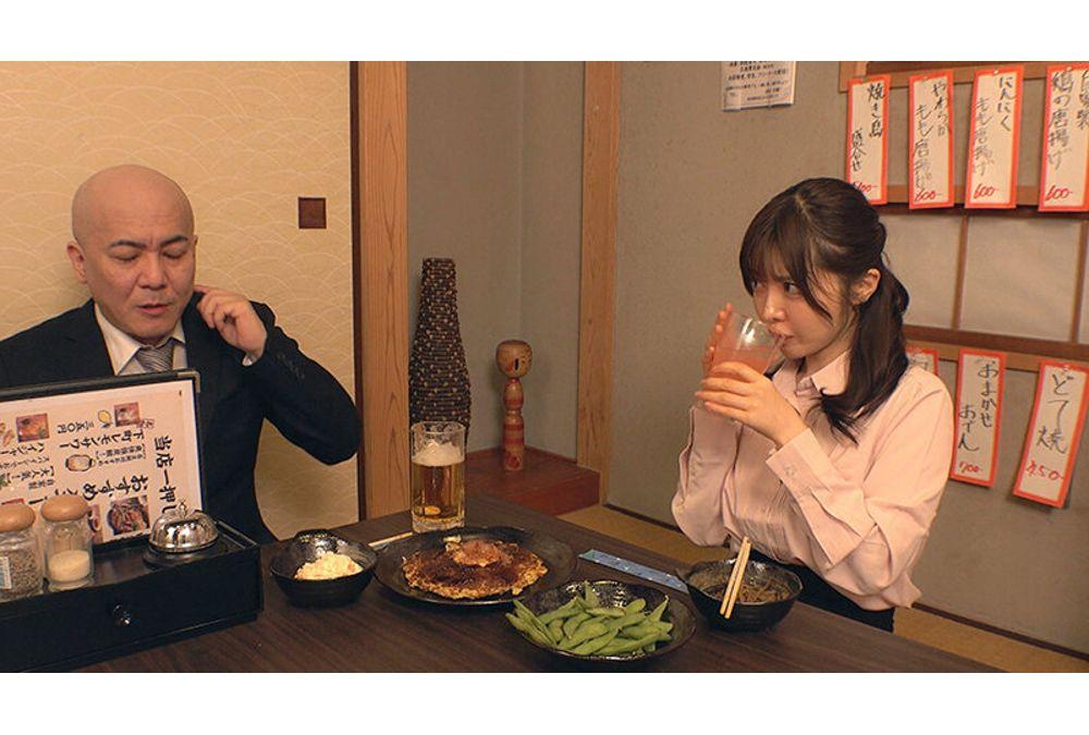 DOKS-693 My Favorite Cute Junior Office Lady Transforms When She's Drunk!? A Wild Vacuum Blowjob In A Private Room At An Izakaya Where Getting Caught Would Be Disastrous. Screenshot 16