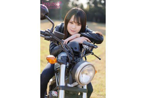 CAWD-664 Kawaii* Excavation Offer: Is The Rumored Biker Girl With A Sensitive Constitution That Makes Her Squirt A Lot? ! Ecstatic Climax Juice Leaking AV Debut Masu Momose Screenshot