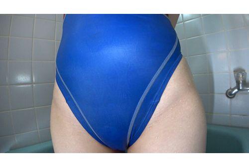 OKK-091 Sakura Kana Wet, Shiny And Tight Fitting, Divine Competitive Swimsuit. Enjoy The Sight Of A Cute Girl In A Competitive Swimsuit! This AV Starts With A Hidden Camera Of Her Changing Clothes, And Includes Close-ups Of Small Breasts, Big Breasts, Shaved Pussies, Hairy Pussies, Hairy Armpits, And More, As Well As Lotion Soap Play And Competitive Swimsuit Bukkake, All Fully Clothed. Screenshot 19