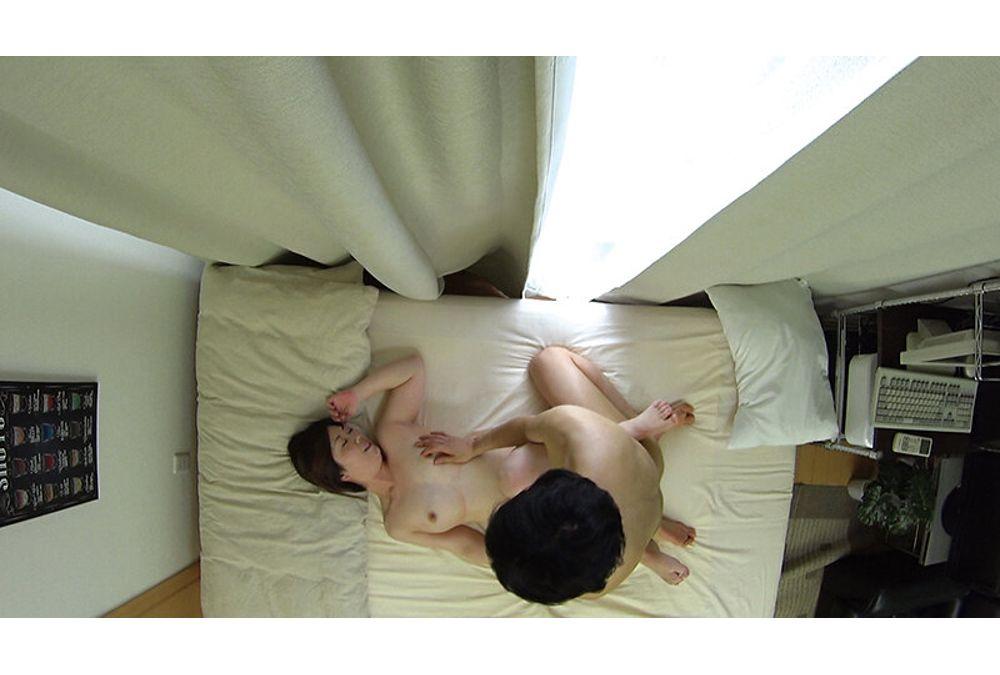 GOJI-107 Targeting Frustrated Housewives And Taking Them Home! A Special Compilation Of Four Easy Amateur Housewives Secretly Filmed Having Sex At A Handsome Man's House. Screenshot 19