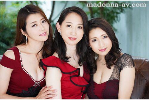 JUL-071 PRECIOUS MADONNA Triple Exclusive Gorgeous First Co-star! ! Precious Beautiful Mature Women Compete Each Other! ! 190 Minutes For 3 To 1 Harem Party! ! Screenshot