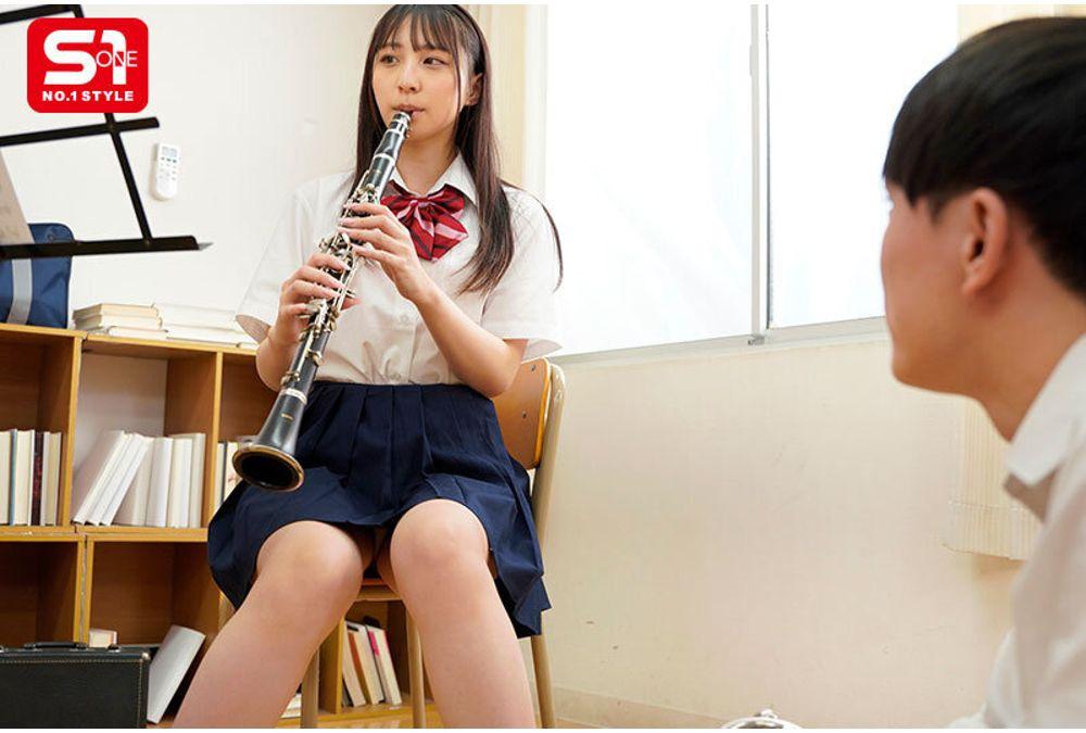 SNOS-340 She's Always So Dedicated To Practice That She Doesn't Even Notice Her Panties Are Showing! I Can't Get Enough Of That Defenseless Girl In The Brass Band! - Nozomi Araki Screenshot 11