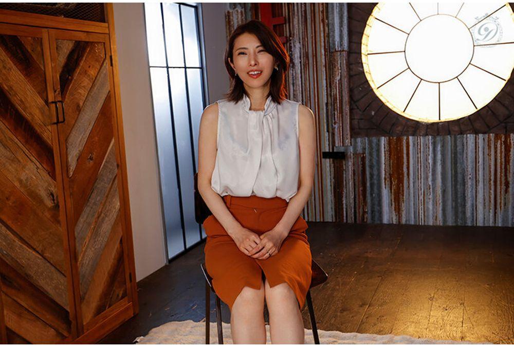 DLDSS-528 The Peak Of A 'high-class Beauty'—48 Years Old, Former Secretary. Miyagami Yuihana Debut: Unchanging Beauty, Evolving Libido. Screenshot 10