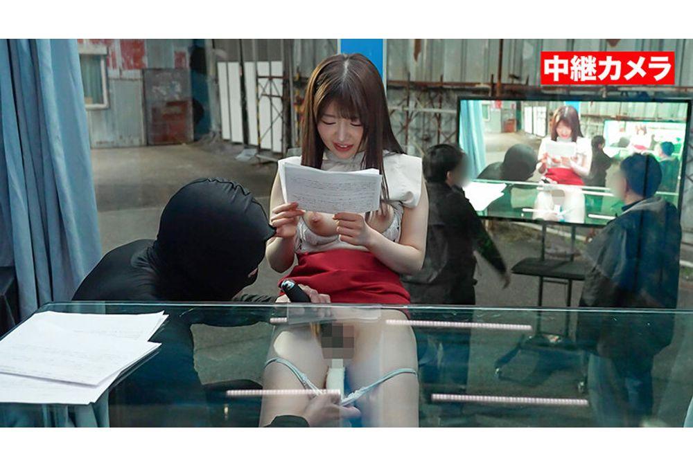 SGKI-103 Magic Mirror Bus: Exclusively For Intelligent Female University Students Aspiring To Be Announcers - Female Announcer Live Broadcast Challenge: Live Squirting Broadcast On A Special Outdoor Screen. Screenshot 15