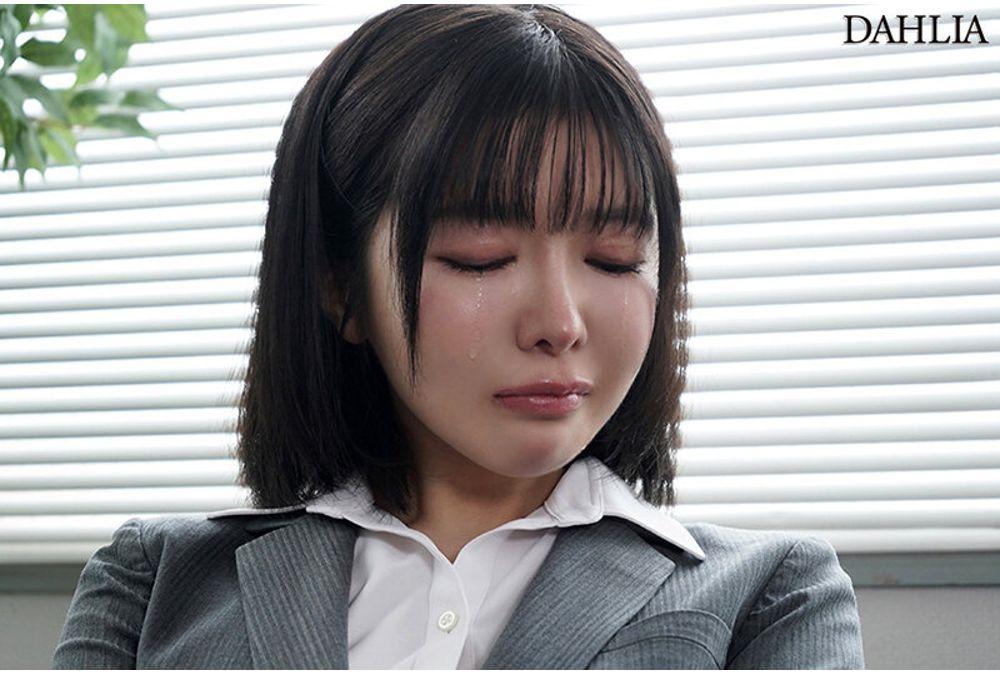 DLDSS-441 Zenba Mami, The Number One Resignation Agent, Is Abused By A Black Company And Ends Up Crying, Pissing Herself, And Begging For A Dick With Tears In Her Eyes. Screenshot 10