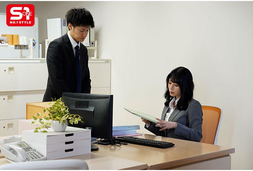 SONE-792 My Beautiful Boss And I, A Loving Husband, Share A Room And One Bed. NTR Roommate On A Business Trip Where We Were Drained Until The Morning. Kanamatsu Tokiho Screenshot 9