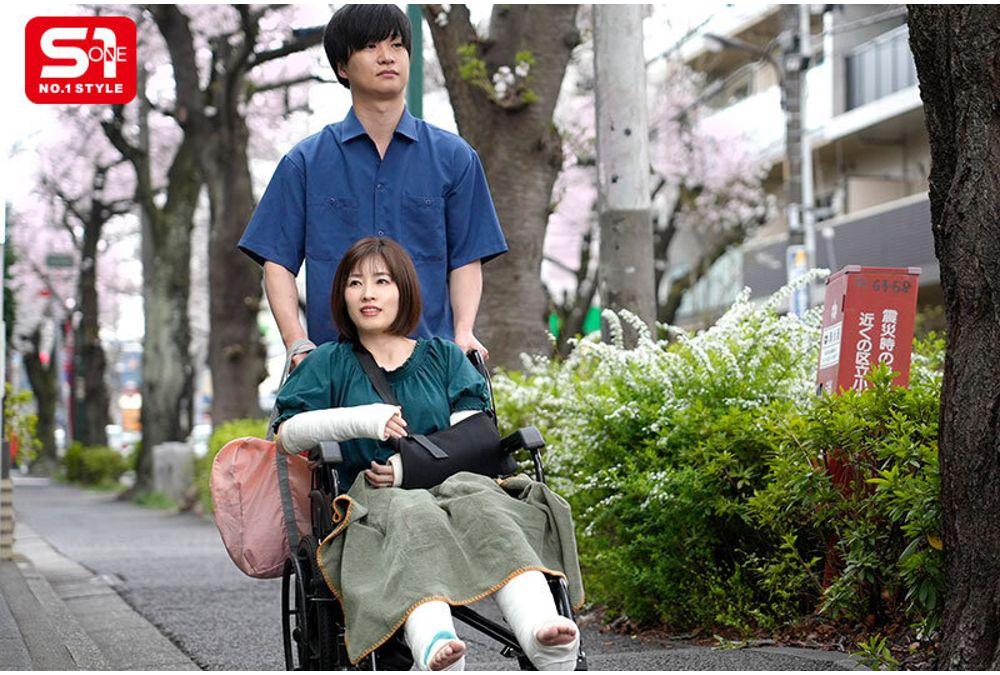 SONE-881 A Story About A Married Woman With Injured Arms And Legs Who Is Cared For By Her Husband's Younger Brother With Ulterior Motives - Saki Okuda Screenshot 12