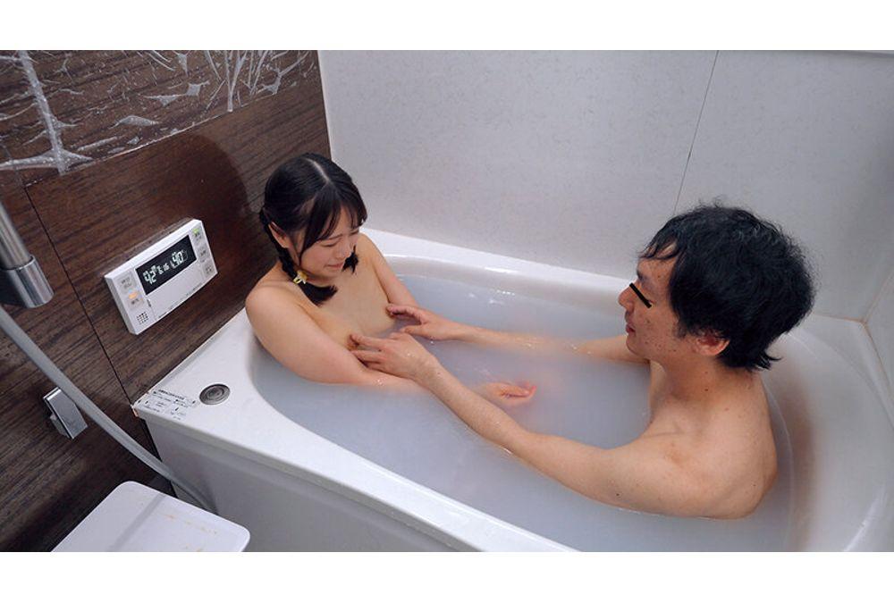 SUJI-319 Country Girl With A Shaved Pussy ~ Suddenly Remembering A Childhood Memory, She Goes To Check It Out... ~ Flat-chested, Shaved Pussy Girl Who Wets Herself, 149cm Tall, Kohinata Meru Screenshot 17