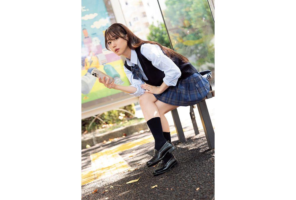 SUJI-300 "This Guy's Licking Me, So I'm In Trouble." A Humiliating Pleasure Of A Huge Cock Being Inserted Without Permission, Leading To A Sex Frenzy. A Cheeky, Cold-hearted Girl Is Forced To Understand And Get Creampied, Apologizing For Her Shaved Pussy. Rinne Mochizuki, A Student. Screenshot 18