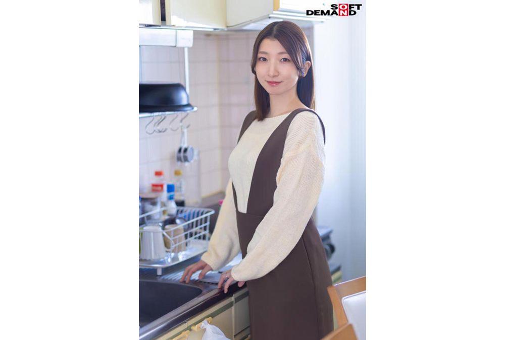 SDNM-558 Mayuka Arisawa, 36 Years Old, Married For 8 Years, Lives In Hyogo Prefecture, Mother Of A 6-year-old Daughter. This Cheerful Mom Spends A Day As A Housewife, Doing Housework, Cooking, And Satisfying The Sexual Desires Of Younger, Highly Potent Men, Getting Endless Loads Of Semen Ejaculated Upon Her. Screenshot 14