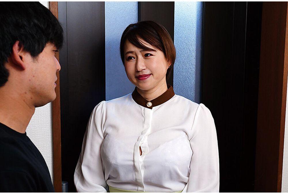NACT-181 She Looks Like An Ordinary Middle-aged Housekeeper, But In Reality, She's A Dominatrix And A Total Pervert!? - Mai Fuyuki Screenshot 20