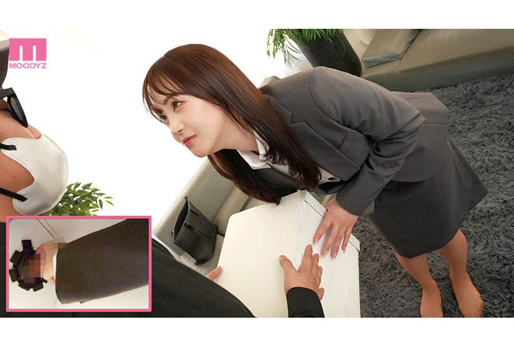 MIMK-293 Secretly Grab A Dick From A Girl Walking Down The Street And Make Her Give You A Handjob While She's Unaware Of Her Shame! Guess What's In The Box Game. Featuring 8 Girls In Total: JK, OL, Sweet Lolita, College Student, Slut... Screenshot 9