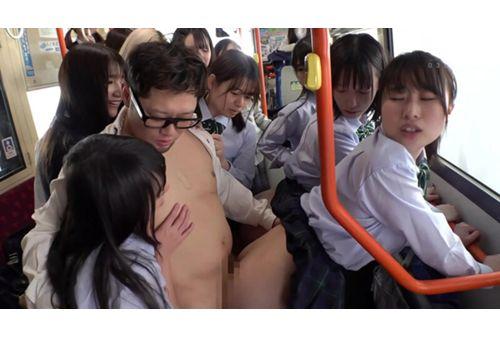 TYD-005 Uniform Girl Crammed Into A Bus 3 Screenshot