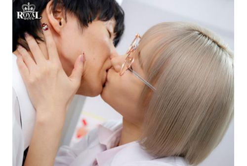 ROYD-248 A Sex Counseling Center With A Long Line Of Customers. A Hot And Beautiful Teacher At A Boys' School Gives A Wet Vaginal Examination And Milks Out All The Semen. Sarina Momonaga Screenshot 19