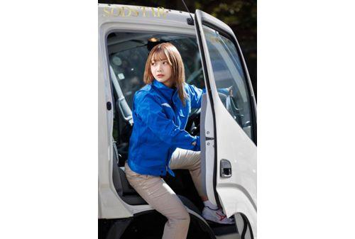 START-354 NTR During Delivery: Newly Married Wife Riko Hoshino Is Attacked In The Car While Accompanying A Married Veteran Driver On A Delivery Screenshot 20