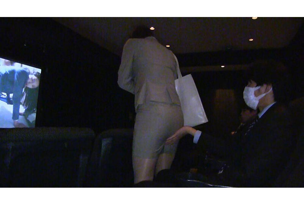 KTB-117 [Pervert Theater] ~A Cumshot Theater Where Women Who Want To Be Touched Gather - Pervert-free Women Asami & Narumi~ Screenshot 20