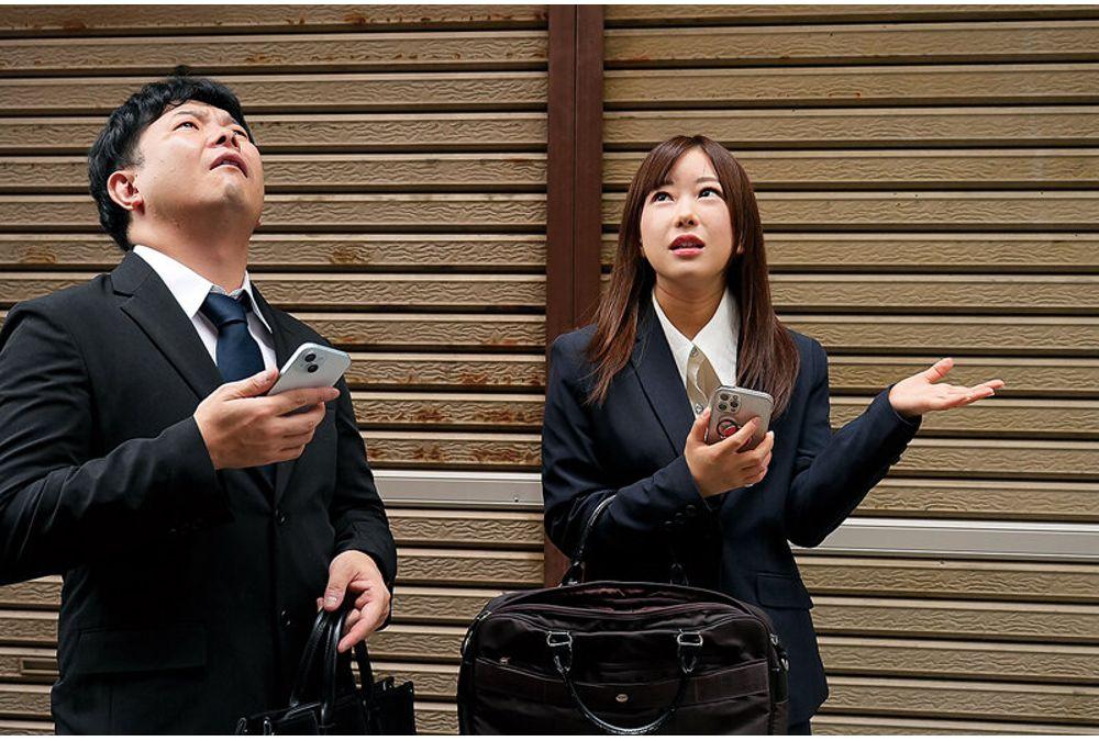 NACT-059 Unexpected Room Sharing & Reverse NTR: I'm A Boring Boss, But My Company's Most Beautiful Subordinate Is... Yuki Wakaba Screenshot 20