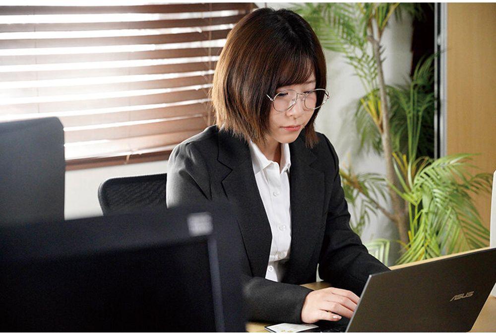 MKMP-712 "Doctor, I Can't Stop Making That Ahegao Face..." This Shy And Plain Office Lady's Face Turns Into An Ahegao Face When Her Lewd Switch Is Turned On, And She's Given An Orgasmic Shock Treatment That Will Make Her Brain And Pussy Go Haywire - Ena Satsuki Screenshot 20